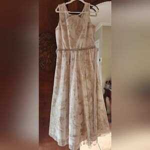 Tween Diva Formal Dress in Champagne and Gold Glitter Tulle Sz 14 EUC Sleeveless